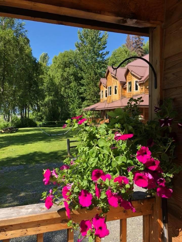 Susitna River Lodging, Riverside Cabins Talkeetna Esterno foto